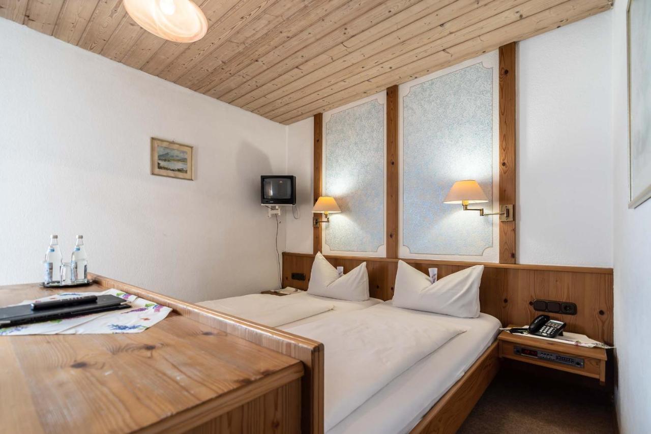 Hotel-Gasthof Zum Dragoner Peiting Bagian luar foto