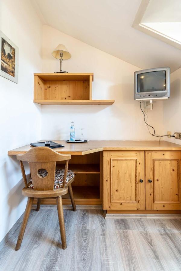 Hotel-Gasthof Zum Dragoner Peiting Bagian luar foto